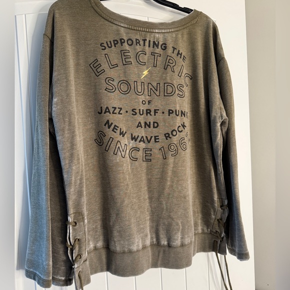 Lucky Brand X Fender Crewneck Sweater - Picture 4 of 5